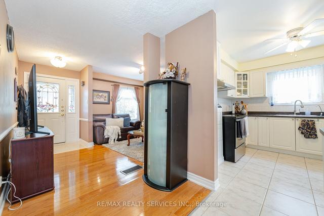 50 Rotherglen Crt, House detached with 3 bedrooms, 4 bathrooms and 5 parking in Brampton ON | Image 38
