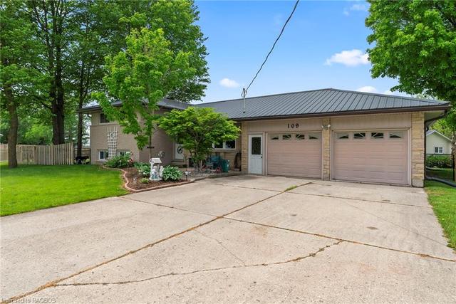 109 Mcgivern St, House detached with 3 bedrooms, 2 bathrooms and 11 parking in Mapleton ON | Image 44