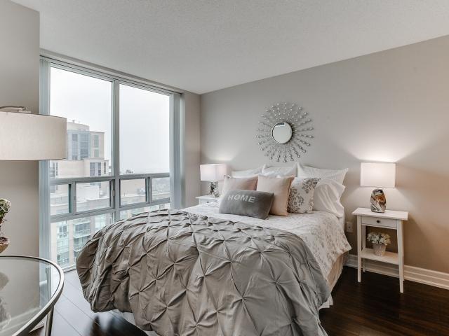 PH2 - 15 Michael Power Pl, Condo with 2 bedrooms, 2 bathrooms and 1 parking in Etobicoke ON | Image 9