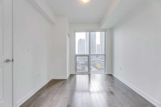 909 - 1 The Mall East, Condo with 1 bedrooms, 1 bathrooms and 0 parking in Toronto ON | Image 5