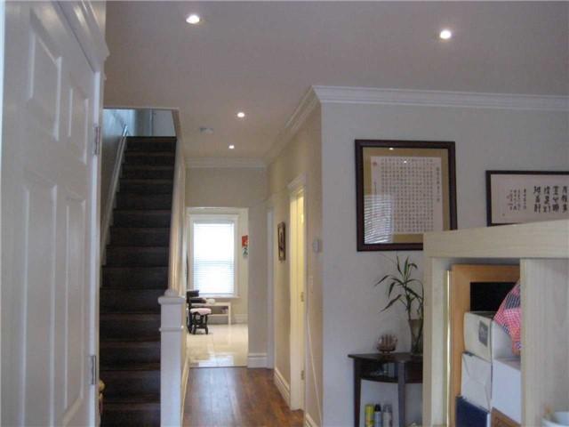 MAIN - 1320 Dundas St E, House detached with 2 bedrooms, 2 bathrooms and 1 parking in Toronto ON | Image 3