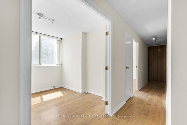 803 - 3590 Kaneff Cres, Condo with 2 bedrooms, 2 bathrooms and 1 parking in Mississauga ON | Image 13