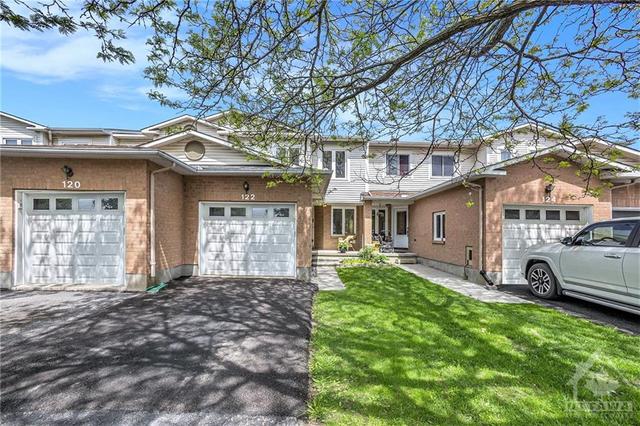 122 Montana Way N, Townhouse with 3 bedrooms, 3 bathrooms and 3 parking in Ottawa ON | Image 3