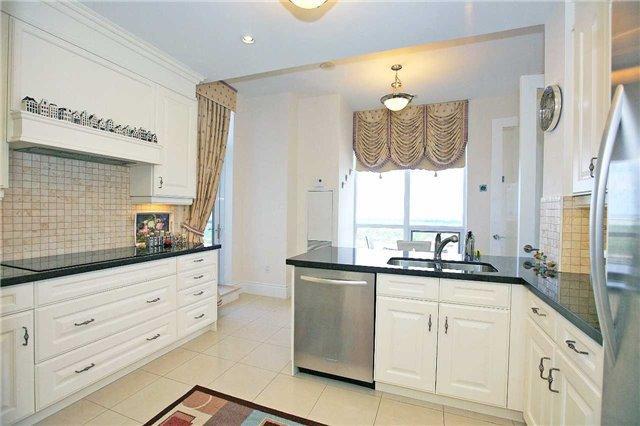 PH-19 - 500 Doris Ave, Condo with 3 bedrooms, 3 bathrooms and 2 parking in North York ON | Image 8