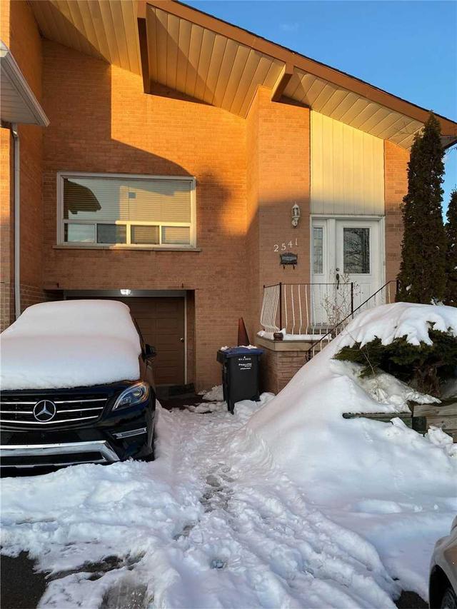 MAIN - 2541 Trident Ave, House semidetached with 1 bedrooms, 1 bathrooms and 1 parking in Mississauga ON | Image 1