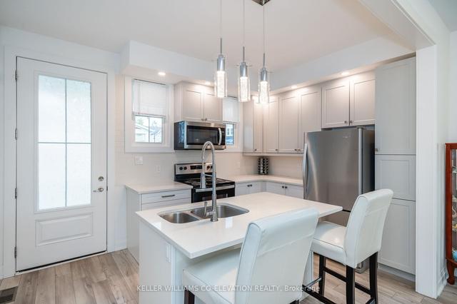 30 Samantha Lane, Condo with 3 bedrooms, 4 bathrooms and 1 parking in Midland ON | Image 6