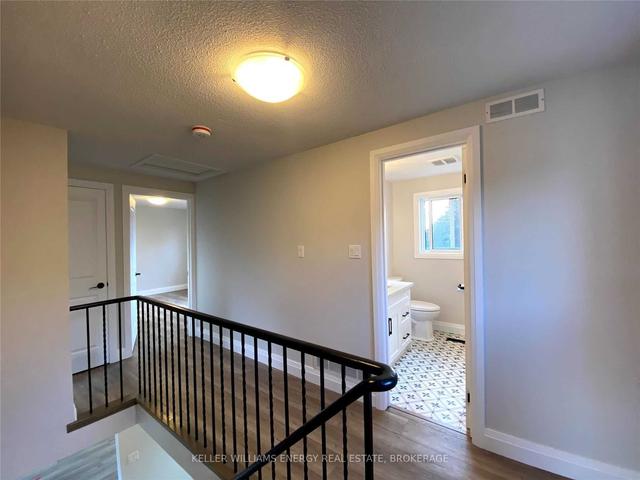 MAIN - 328 Grandview St S, House detached with 3 bedrooms, 2 bathrooms and 2 parking in Oshawa ON | Image 11