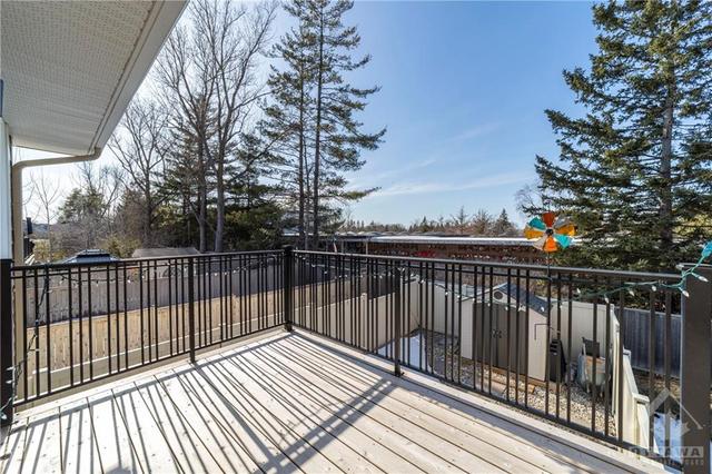 340 Kilspindie Ridge, Townhouse with 3 bedrooms, 4 bathrooms and 2 parking in Ottawa ON | Image 9