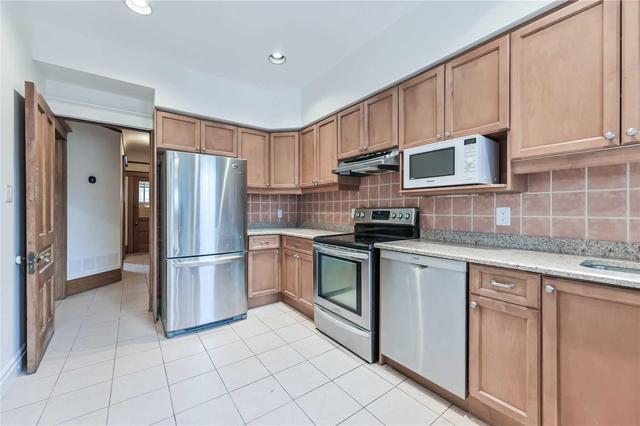 66 Westmount Ave, House detached with 3 bedrooms, 3 bathrooms and 2 parking in Toronto ON | Image 6