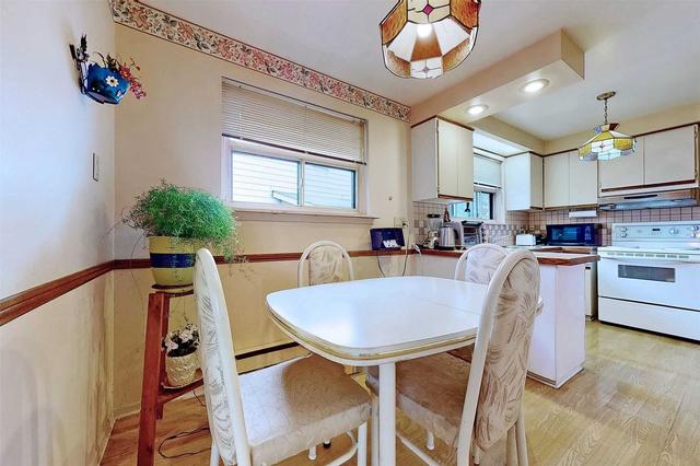 884 Flagship Dr, House semidetached with 3 bedrooms, 2 bathrooms and 3 parking in Mississauga ON | Image 8