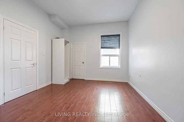 MAIN - 264 Clinton St, House semidetached with 2 bedrooms, 1 bathrooms and 0 parking in Toronto ON | Image 3