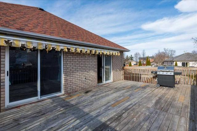 9 Kestrel Crt, House detached with 2 bedrooms, 3 bathrooms and 6 parking in Barrie ON | Image 5