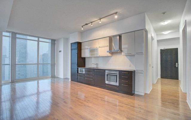 PH201 - 770 Bay St, Condo with 2 bedrooms, 2 bathrooms and 1 parking in Toronto ON | Image 12