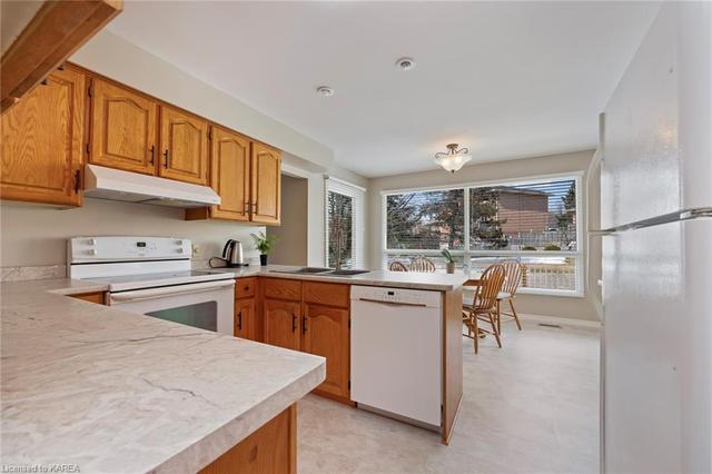 886 Woodside Dr, House detached with 3 bedrooms, 2 bathrooms and null parking in Kingston ON | Image 5