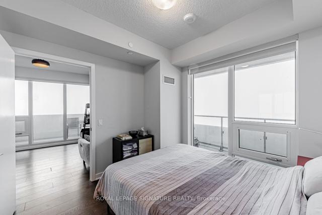 2309 - 2221 Yonge St, Condo with 2 bedrooms, 2 bathrooms and 1 parking in Toronto ON | Image 3