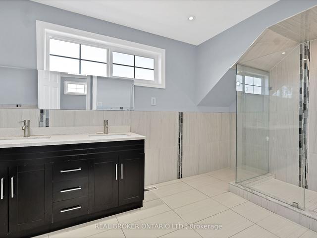 MAIN - 4235 Tomken Rd, House detached with 4 bedrooms, 3 bathrooms and 3 parking in Mississauga ON | Image 27