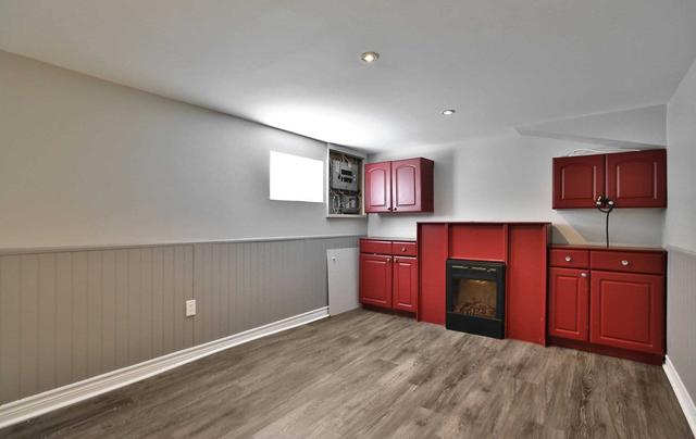 909 Islington Ave, House detached with 2 bedrooms, 2 bathrooms and 3 parking in Etobicoke ON | Image 9