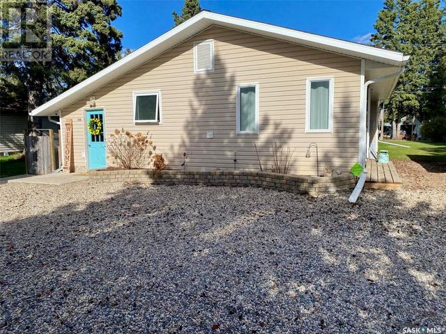 104 3rd St E, House detached with 4 bedrooms, 2 bathrooms and null parking in Choiceland SK | Image 2