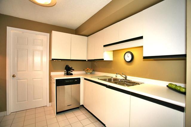 PH-2 - 185 Robinson St, Condo with 2 bedrooms, 2 bathrooms and null parking in Oakville ON | Image 4