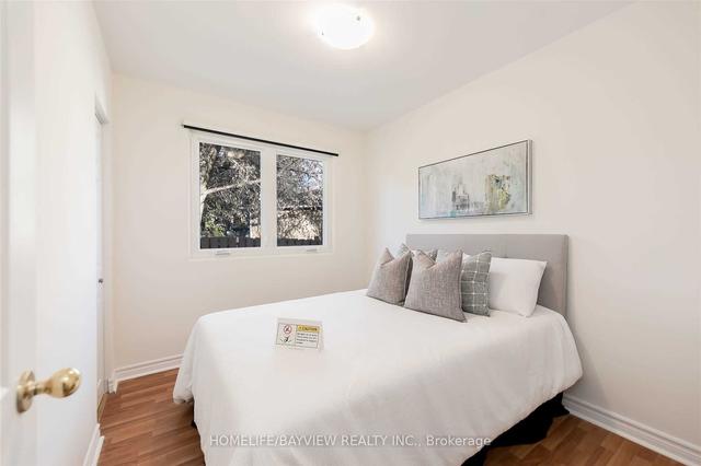 MAIN - 107 Septonne Ave, House semidetached with 3 bedrooms, 1 bathrooms and 2 parking in Newmarket ON | Image 2
