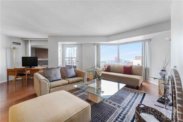 1205 - 151 Bay St, Condo with 2 bedrooms, 2 bathrooms and 1 parking in Ottawa ON | Image 11