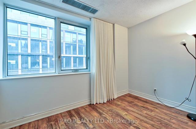 406 - 55 Lombard St, Condo with 1 bedrooms, 2 bathrooms and 1 parking in Toronto ON | Image 9
