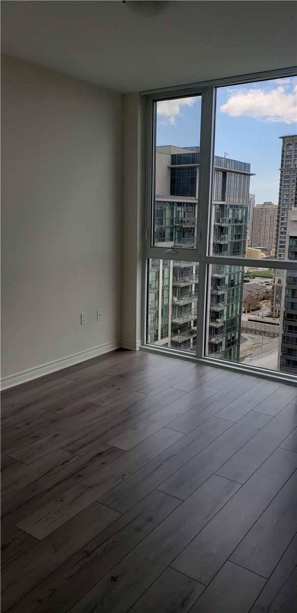 PH-210 - 349 Rathburn Rd W, Condo with 1 bedrooms, 1 bathrooms and 1 parking in Mississauga ON | Image 12