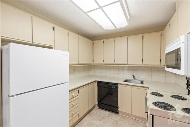 708 - 40 Landry St, Condo with 2 bedrooms, 1 bathrooms and 1 parking in Ottawa ON | Image 7