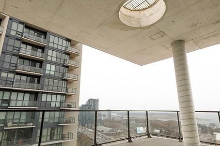 PH-2104 - 55 E Liberty St, Condo with 2 bedrooms, 3 bathrooms and 2 parking in Toronto ON | Image 12