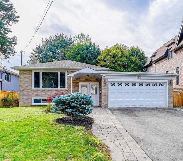 MAIN - 32 Allview Cres, House detached with 3 bedrooms, 1 bathrooms and 3 parking in North York ON | Image 1