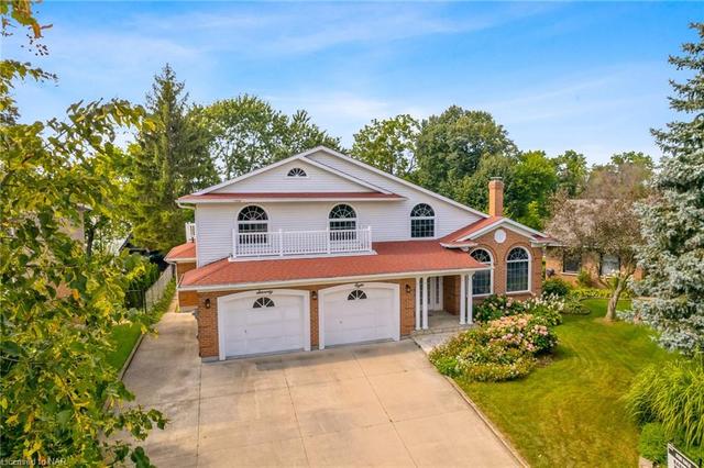 78 Royal Henley Blvd, House detached with 5 bedrooms, 4 bathrooms and 5 parking in Saint Catharines ON | Image 2