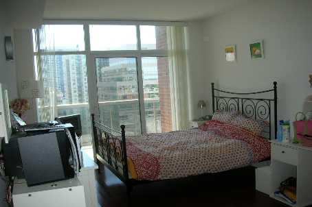 PH03 - 8 Mckee Ave, Condo with 3 bedrooms, 2 bathrooms and 2 parking in North York ON | Image 6