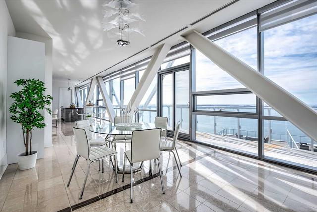 PH-1404 - 29 Queens Quay E, Condo with 4 bedrooms, 4 bathrooms and 2 parking in Toronto ON | Image 16