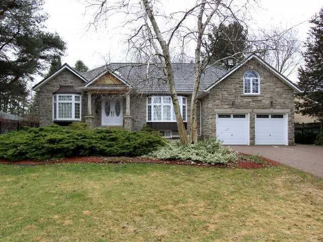960 Parkland Ave, House detached with 2 bedrooms, 3 bathrooms and 6 parking in Mississauga ON | Image 1