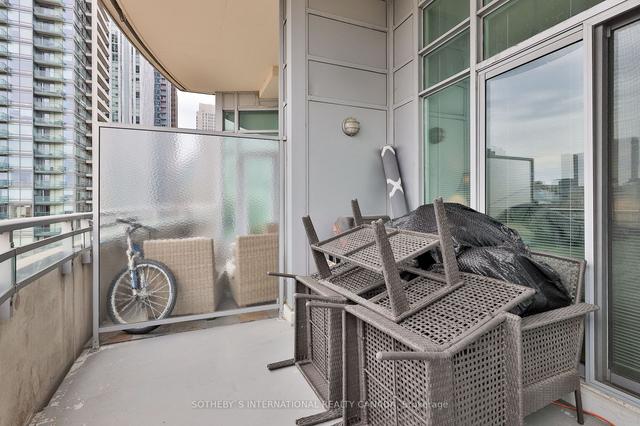 PH-201 - 8 Scollard St, Condo with 2 bedrooms, 2 bathrooms and 1 parking in Toronto ON | Image 4