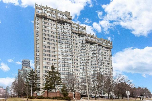 PH16 - 200 Robert Speck Pky, Condo with 3 bedrooms, 3 bathrooms and 2 parking in Mississauga ON | Image 1