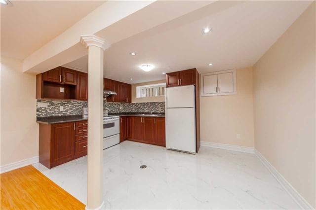 909 Brimorton Dr, House detached with 3 bedrooms, 4 bathrooms and 3 parking in Scarborough ON | Image 13