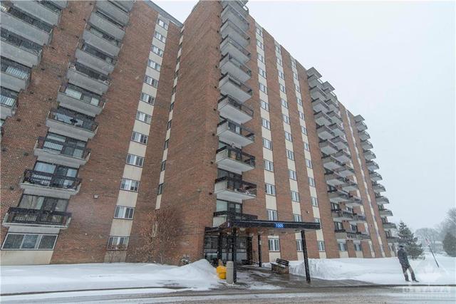 909 - 1505 Baseline Rd, Condo with 3 bedrooms, 2 bathrooms and 2 parking in Ottawa ON | Image 1