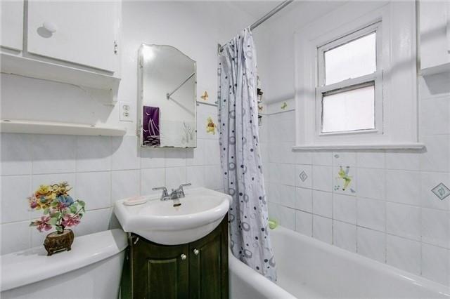 MAIN - 16 Glenside Ave, House detached with 2 bedrooms, 1 bathrooms and 1 parking in Toronto ON | Image 13