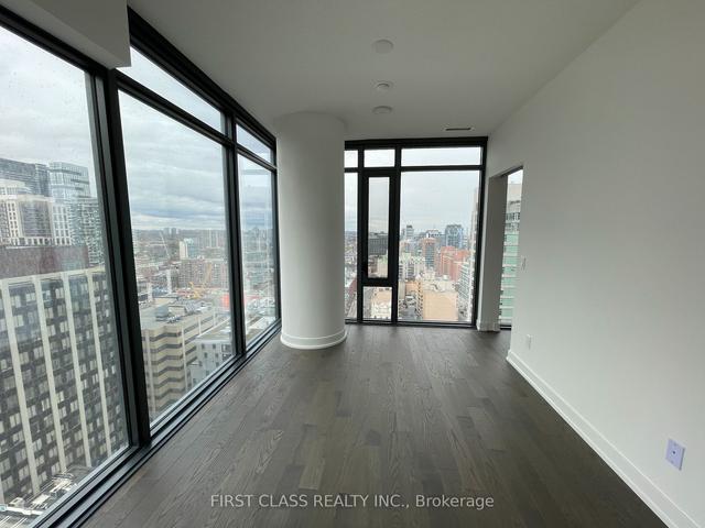 2017 - 25 Richmond St E, Condo with 2 bedrooms, 2 bathrooms and 1 parking in Toronto ON | Image 10