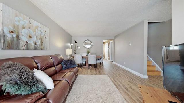 909 Sylvia St, House semidetached with 3 bedrooms, 2 bathrooms and 3 parking in Oshawa ON | Image 21