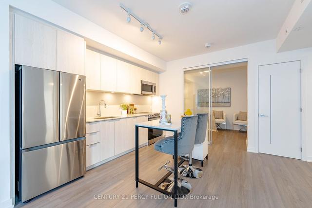 1809 - 357 King St W, Condo with 3 bedrooms, 2 bathrooms and 0 parking in Toronto ON | Image 8