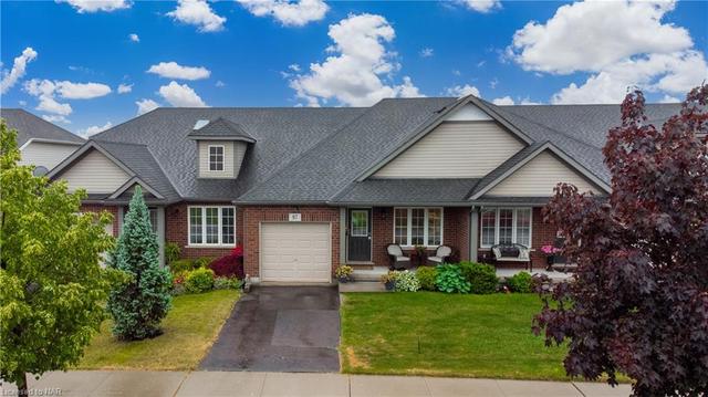 97 Falcon Dr, House attached with 3 bedrooms, 2 bathrooms and 3 parking in Welland ON | Image 1