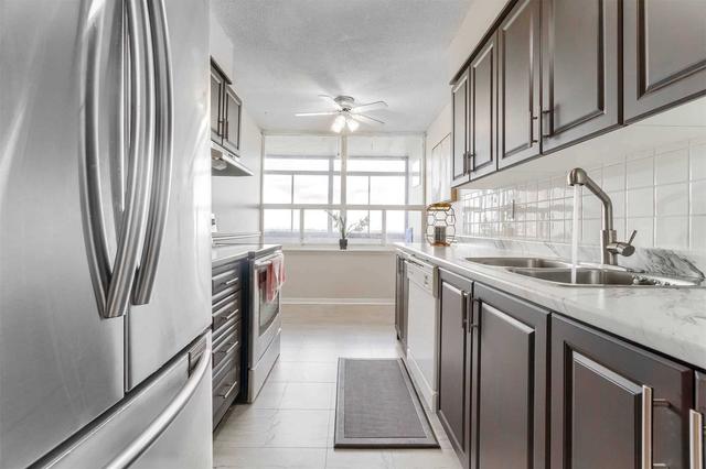 909 - 18 Knightsbridge Rd, Condo with 2 bedrooms, 1 bathrooms and 1 parking in Brampton ON | Image 1