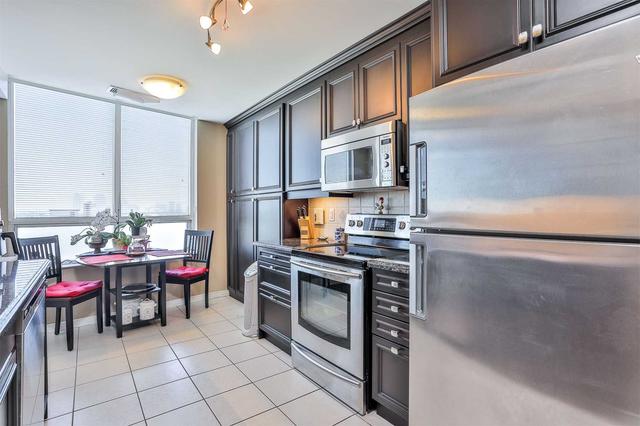 PH18 - 205 The Donway W, Condo with 2 bedrooms, 2 bathrooms and 2 parking in North York ON | Image 25