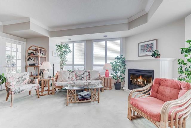 909 - 40 Old Mill Rd, Condo with 2 bedrooms, 2 bathrooms and 1 parking in Oakville ON | Image 5