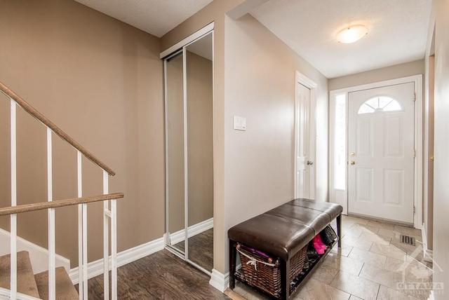 C - 1747 Lamoureux Dr, Townhouse with 3 bedrooms, 2 bathrooms and 1 parking in Ottawa ON | Image 3