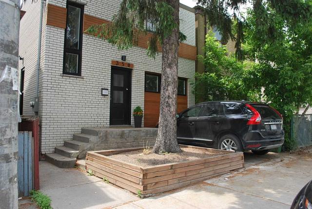 MAIN1 - 350 Jones Ave, House detached with 2 bedrooms, 1 bathrooms and 1 parking in Toronto ON | Image 13