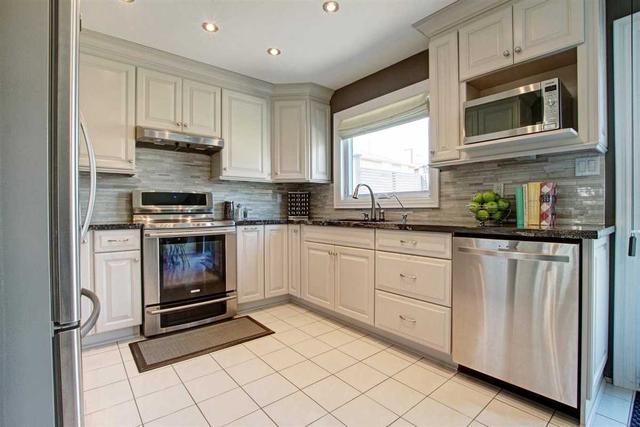 885 Stargazer Dr, House detached with 4 bedrooms, 3 bathrooms and 6 parking in Mississauga ON | Image 3