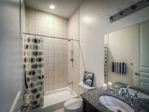PH-1 - 9245 Jane St, Condo with 2 bedrooms, 3 bathrooms and 2 parking in Vaughan ON | Image 17